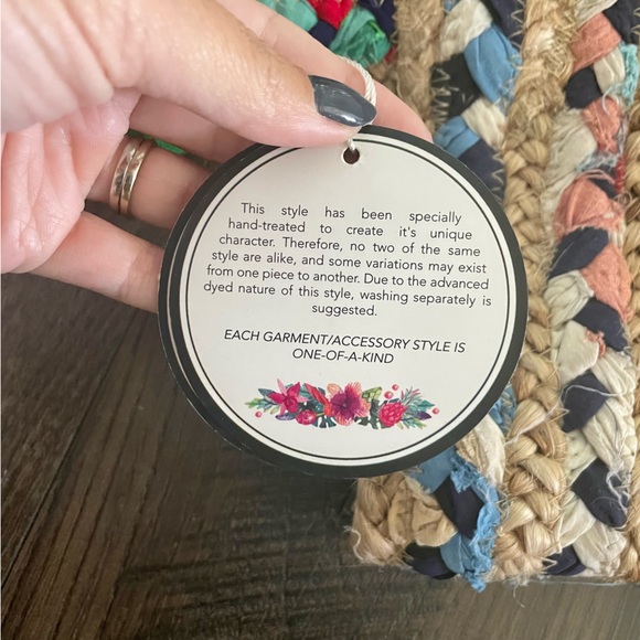 America & Beyond Jute beach bag with Tassle - Picture 4 of 7